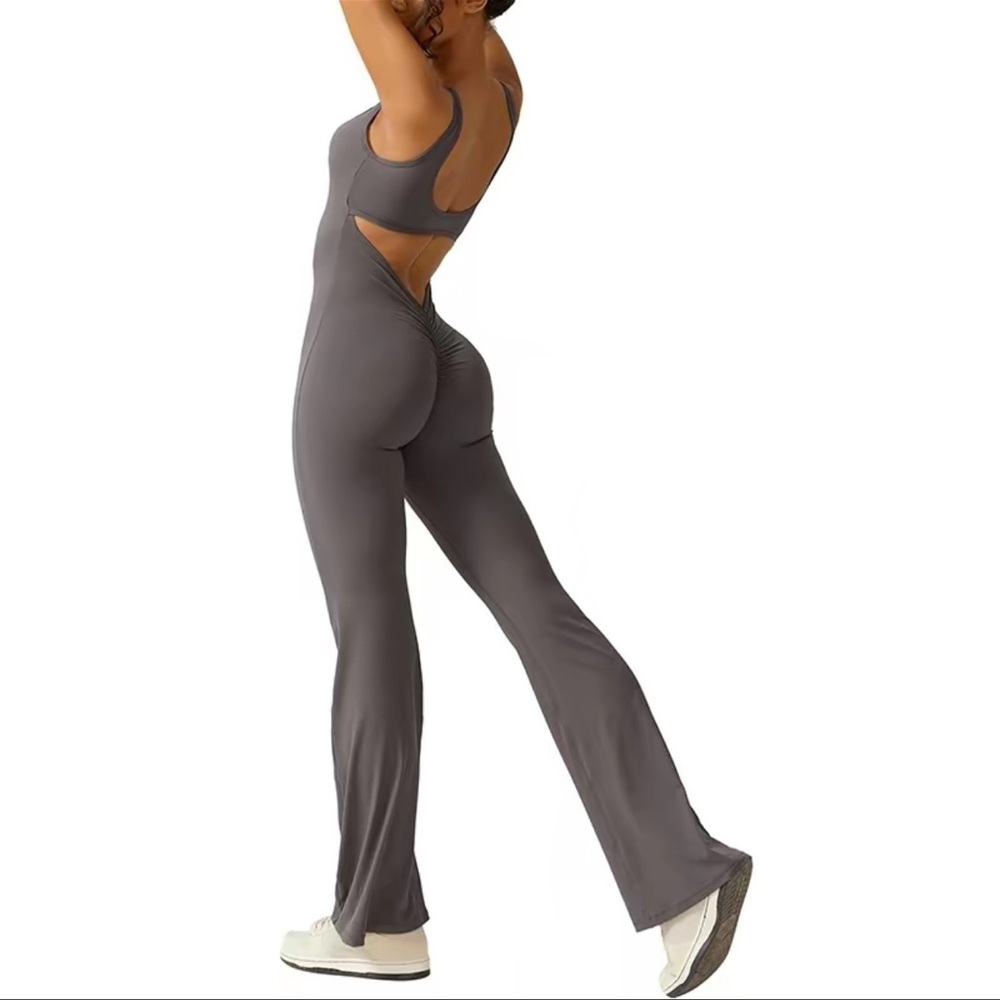 Vertvie Sleevless Flare Jumpsuit - Grey